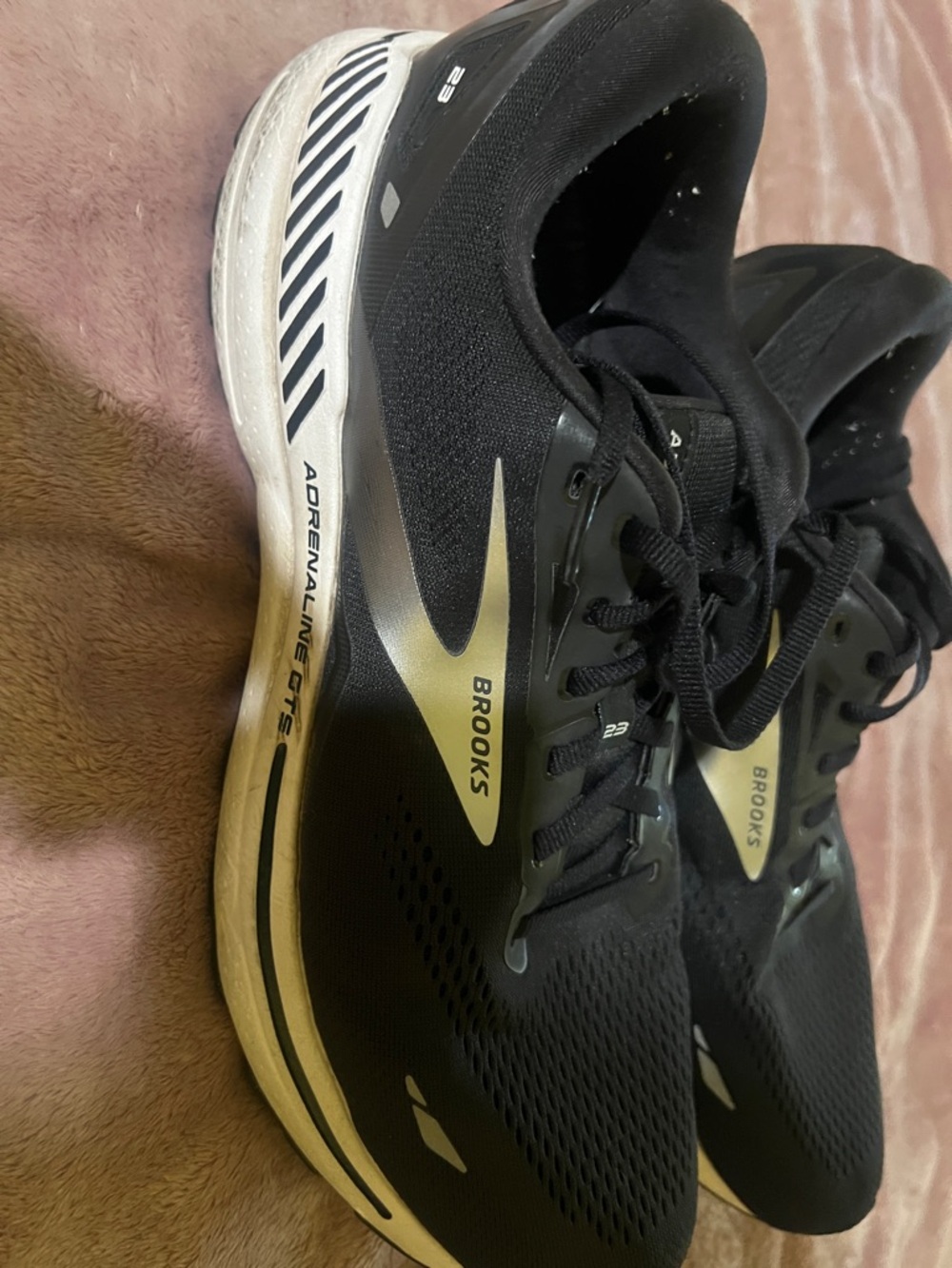 Brooks Men's Running Shoes - Black with Silver Accents